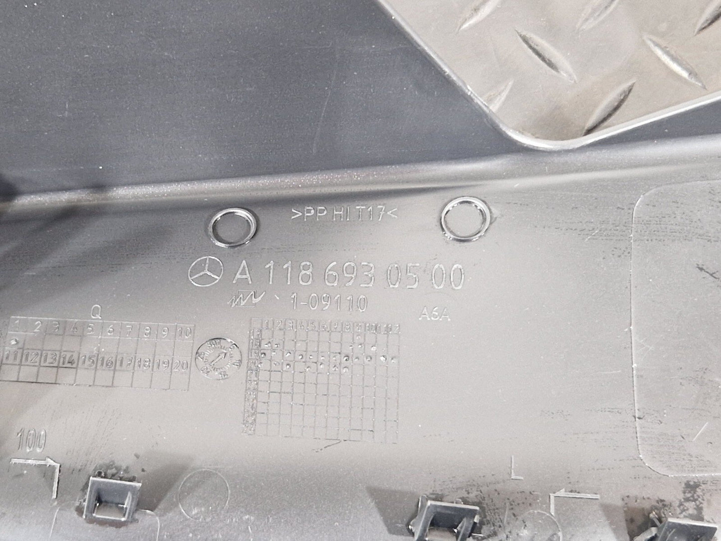 19-ON MERCEDES BENZ CLA C118 INNER REAR LEFT C PILLAR COVER TRIM A1186930500