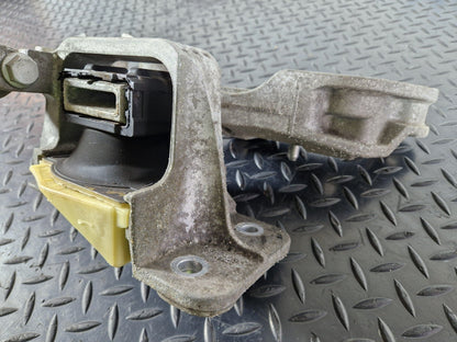 14-23 MERCEDES VITO W447 1.6 DIESEL OM622.951  ENGINE MOUNT BRACKET A4472410713