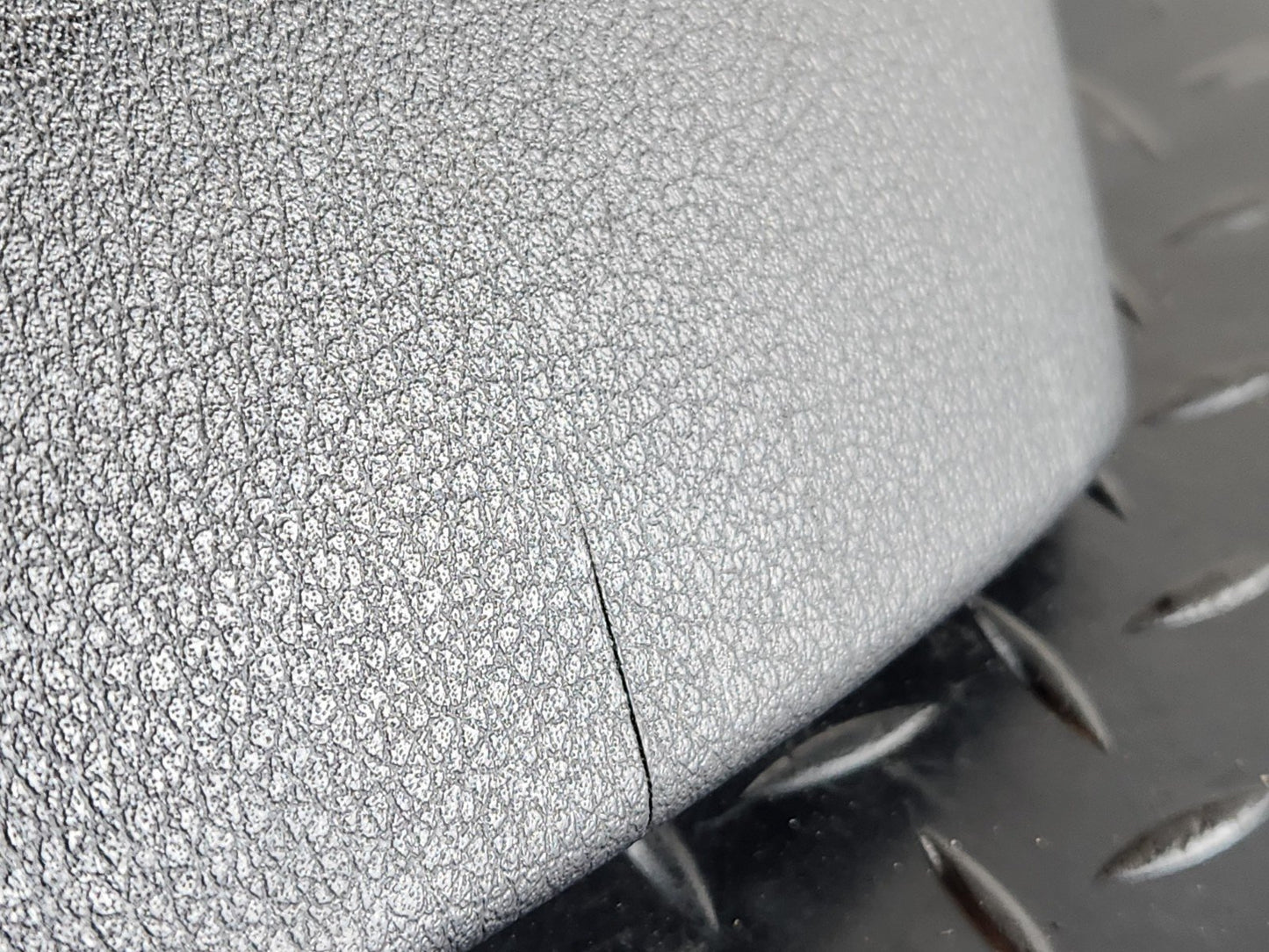 16-20 AUDI Q7 4M GENUINE CENTER CONSOLE ARMREST STORAGE LID COVER TRIM 4M0863915