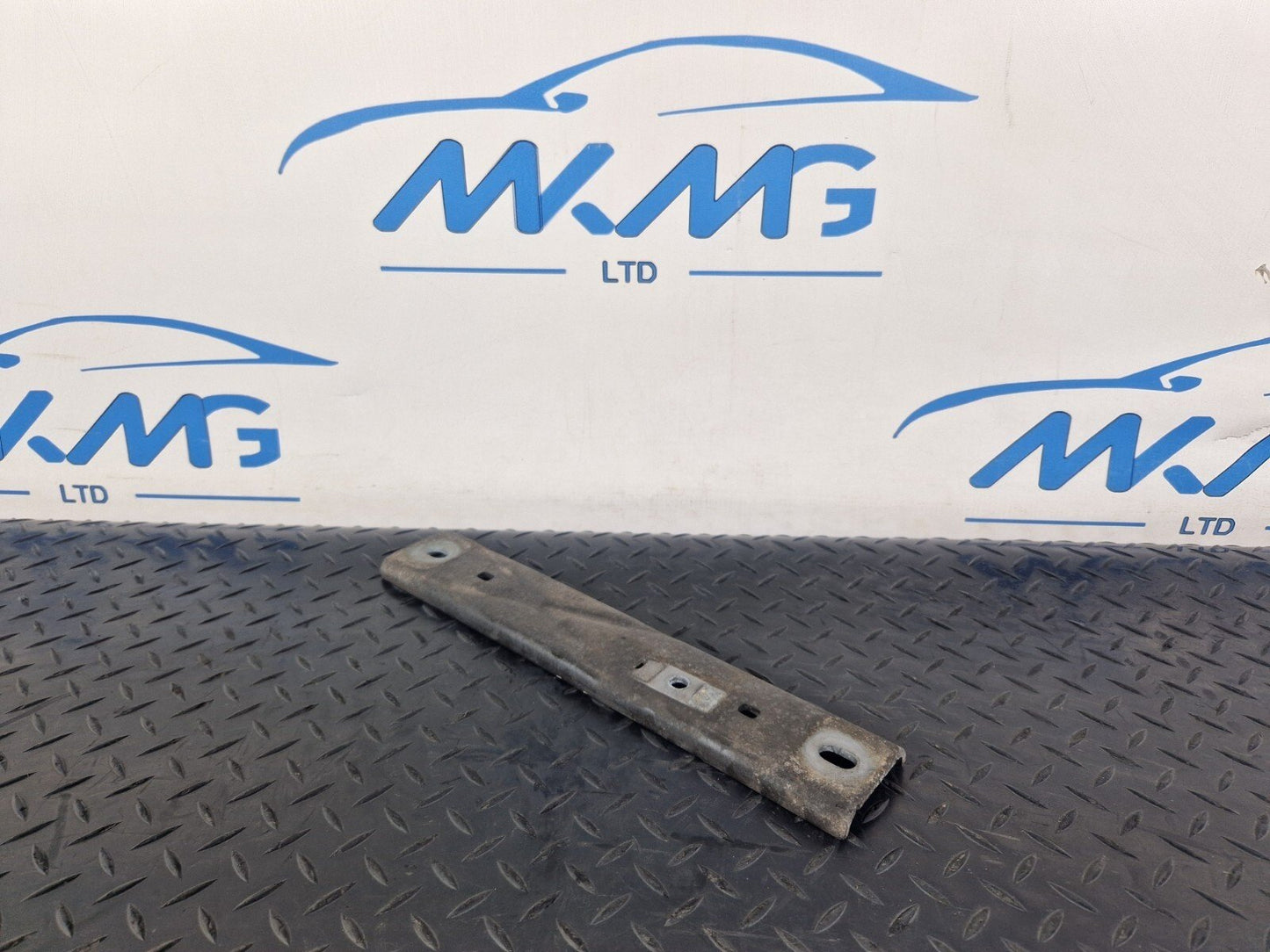 18-ON MERCEDES BENZ A CLASS W177 EXHAUST HOLDER BRACKET A2474921400