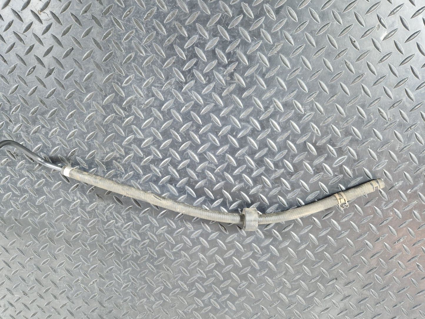 14-21 MERCEDES C200d W205 GENUINE OEM WINDSHIELD WASHER HOSE PIPE A2058308004