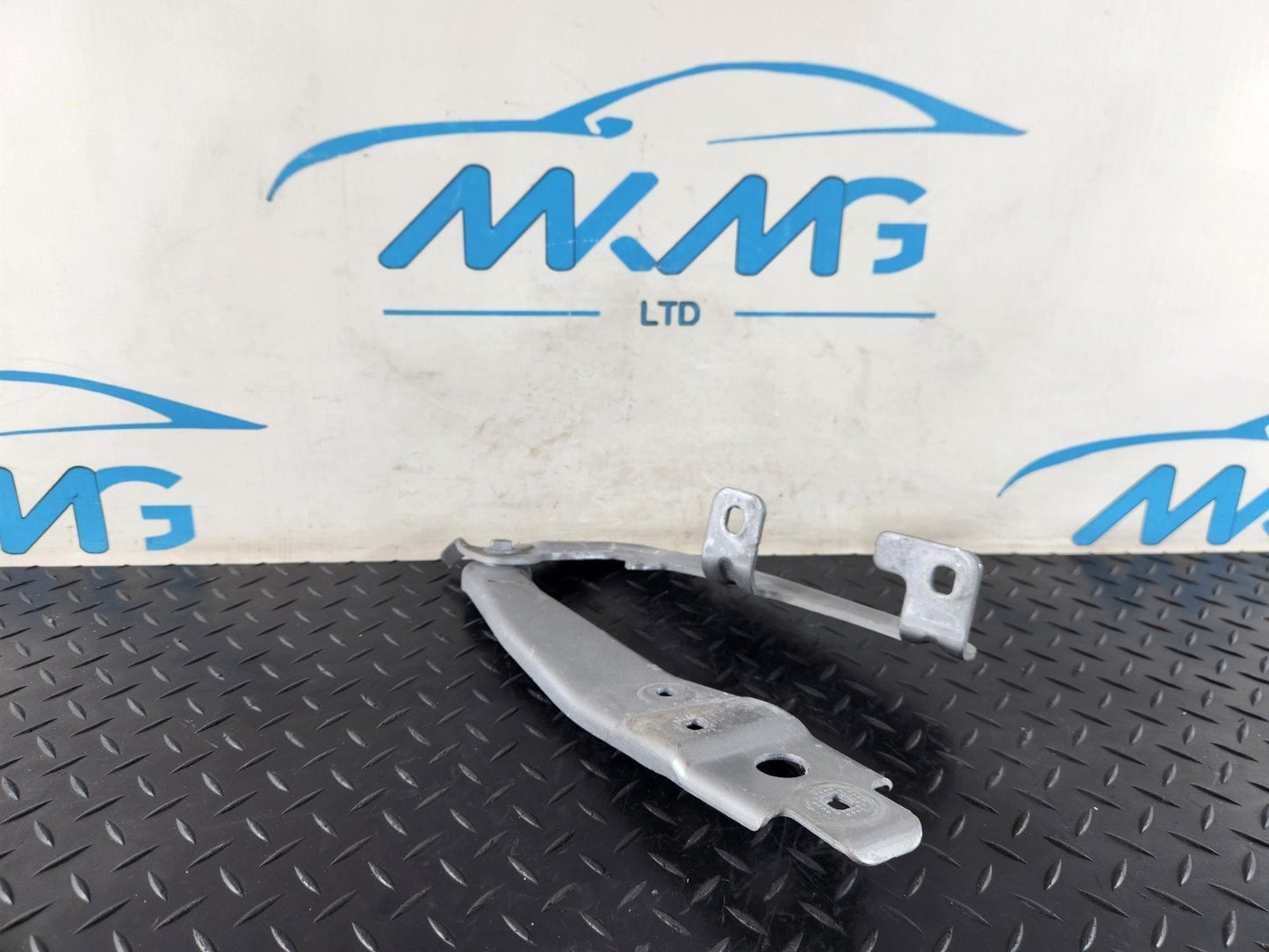 19-ON MERCEDES BENZ B CLASS W247 BONNET HINGE RIGHT DRIVER SIDE A2478800228