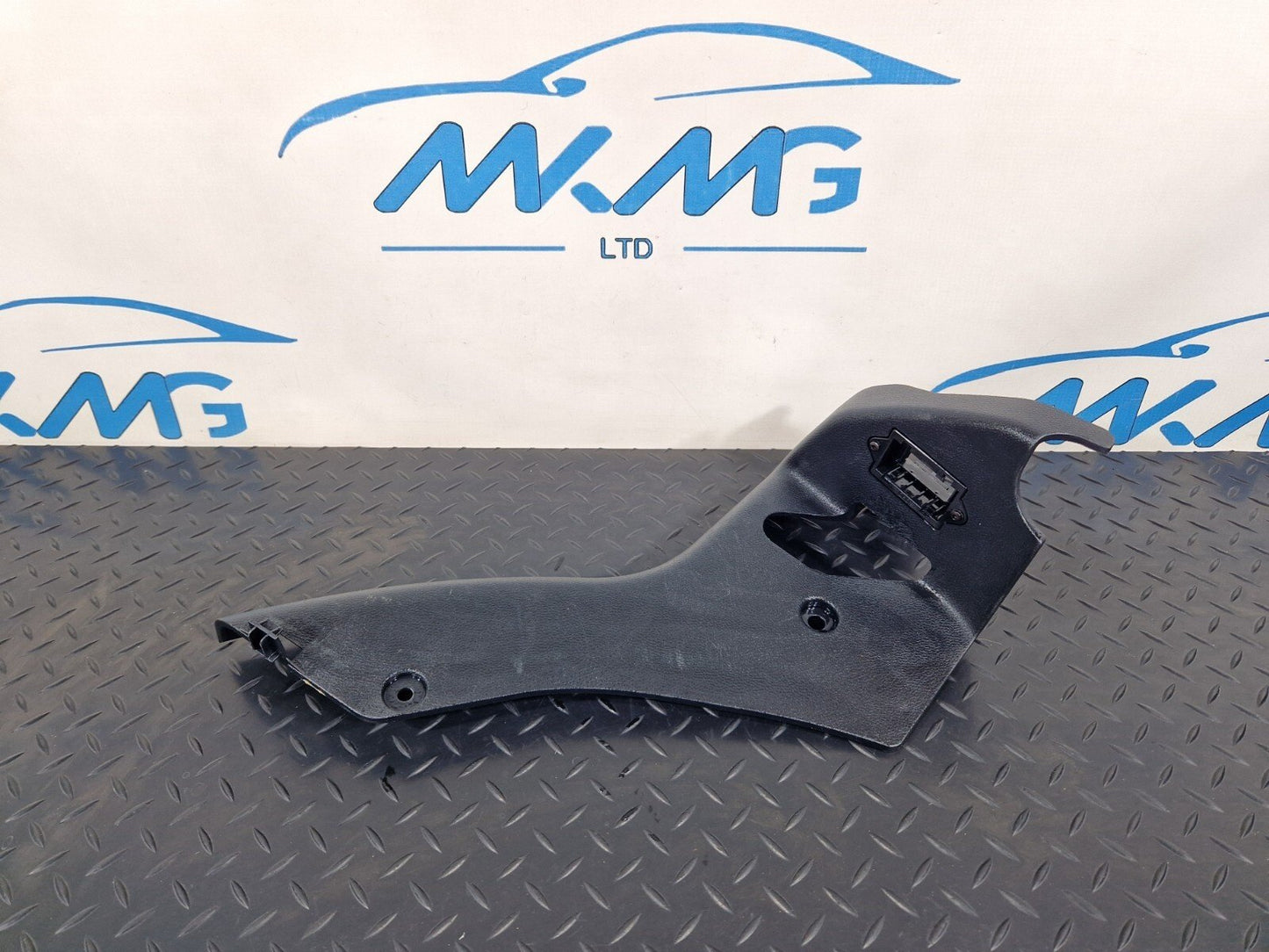 18-ON MERCEDES SPRINTER W907 W910 LEFT DOOR SILL TRIM MOLDING FRONT A9106880000