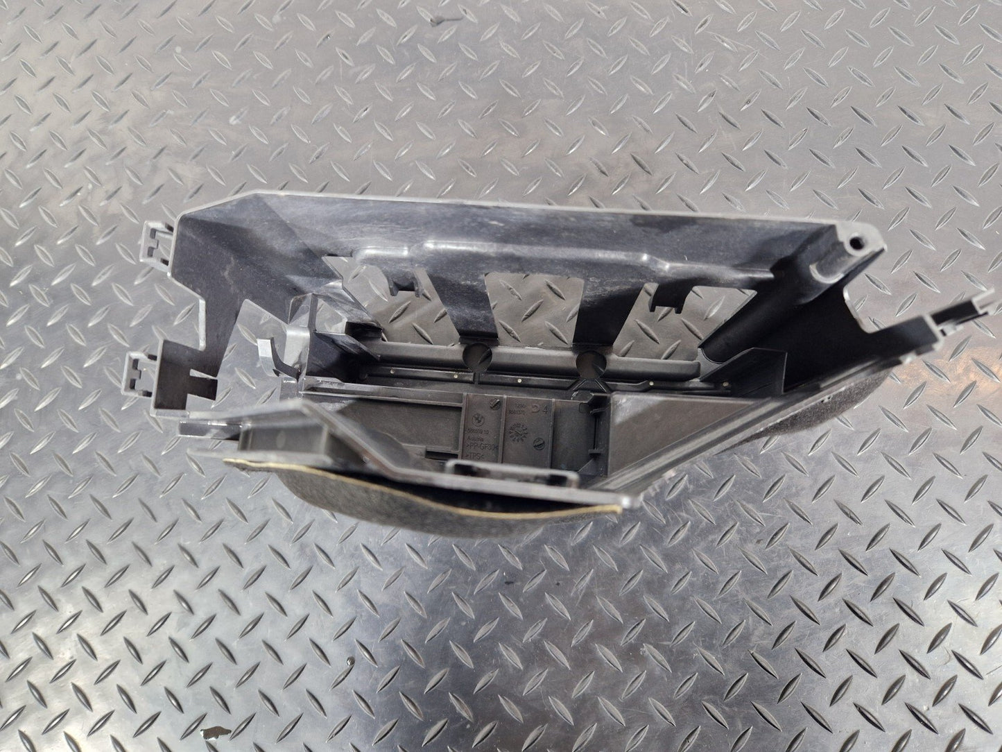 14-21 BMW 2 SERIES GRAN TOURER F45 F46 ECU ENGINE CONTROL HOLDER BOX 8581370