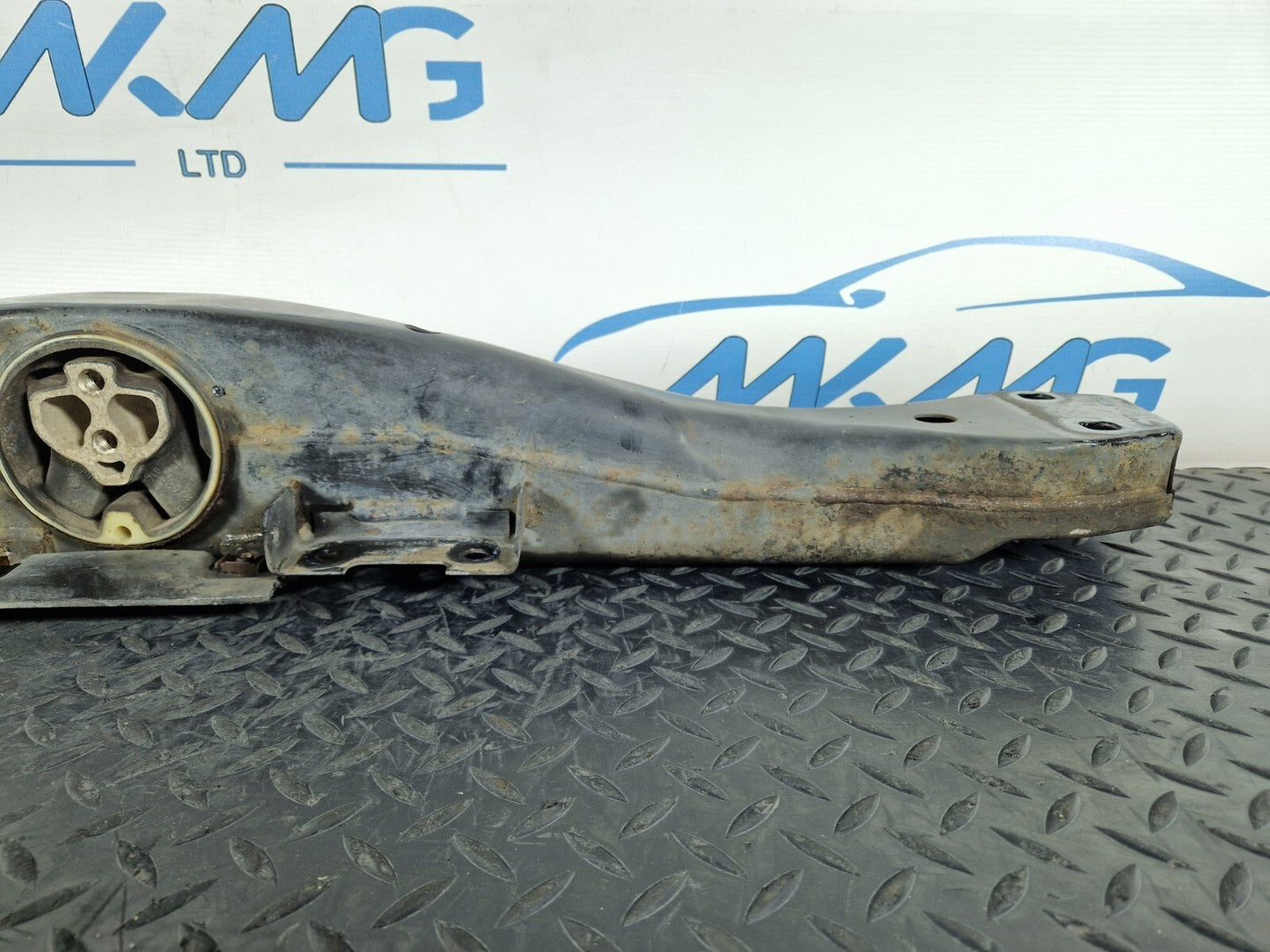 10-15 AUDI Q7 4L GENUINE GEARBOX SUPPORT MOUNT BRACKET 7P6399225C
