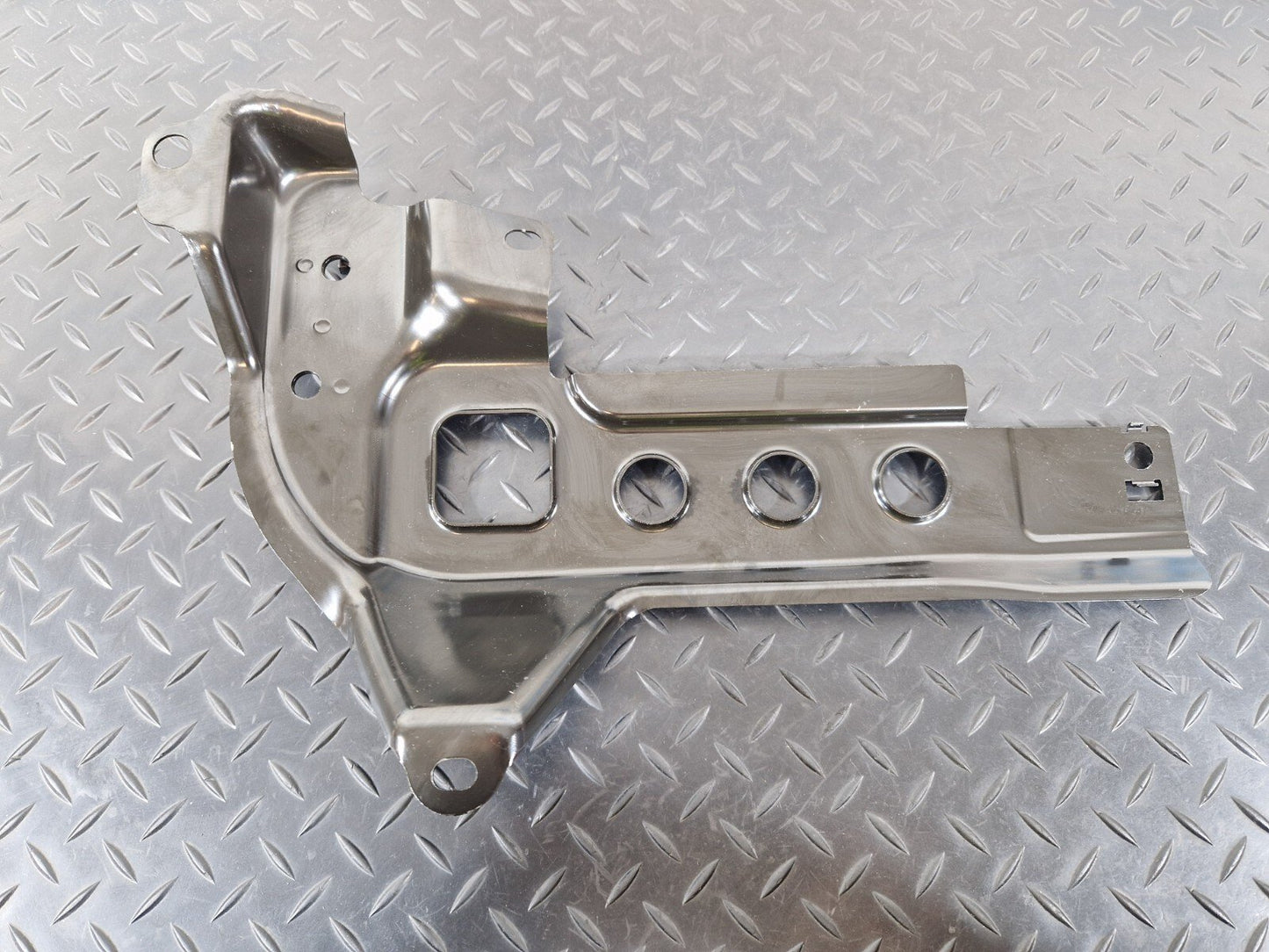 14-21 MERCEDES BENZ C300h W205 BOOT TRUNK RIGHT COVER BRACKET TRIM A2056100002