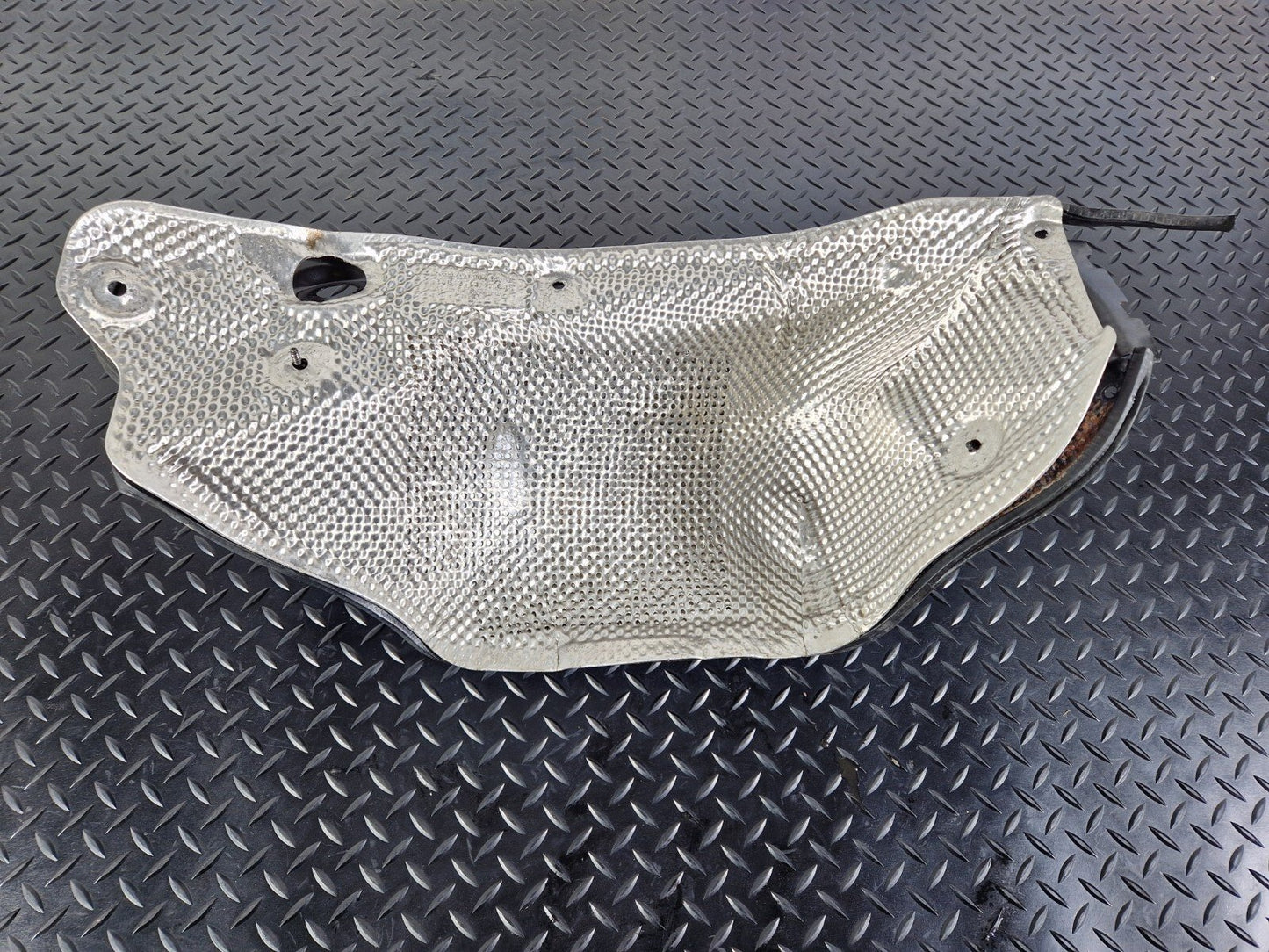 10-18 AUDI A7 4G S-LINE EXHAUST SILENCER HEAT SHIELD 4G0804165D 4G0819532B