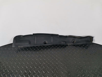 16-19 AUDI A4 B9 SALOON GENUINE FRONT RIGHT WING FILLER INSULATOR 8W0821112