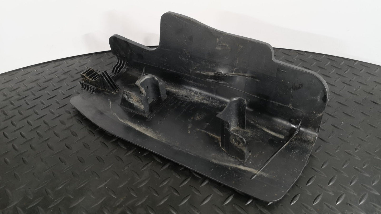 16-19 AUDI A4 B9 S-LIN 2.0TDI REAR DRIVER CONTROL ARM COVER 8W0505416D