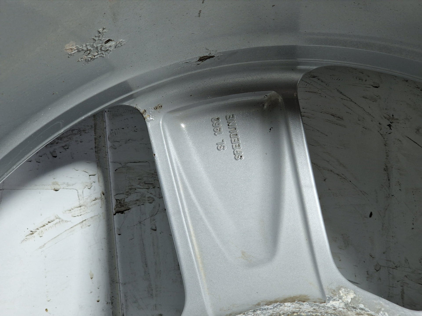 Audi Q7 4L 20" Alloy Wheel with Tyre 255/45/20 ~3mm 4L0601025BD 4L0601025BE
