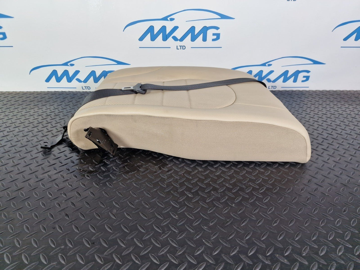 14-21 MERCEDES C CLASS W205 GENUINE REAR LEFT SEAT BACKREST A2059200124