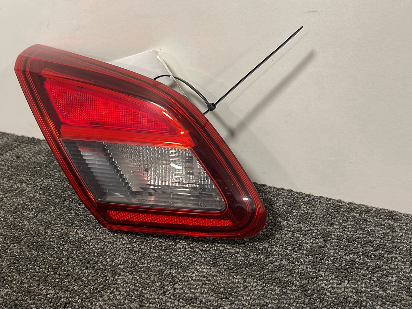 2016 Vauxhall Corsa MK4 (E) (4500) Genuine Rear Left Inner Tail Light 39012631