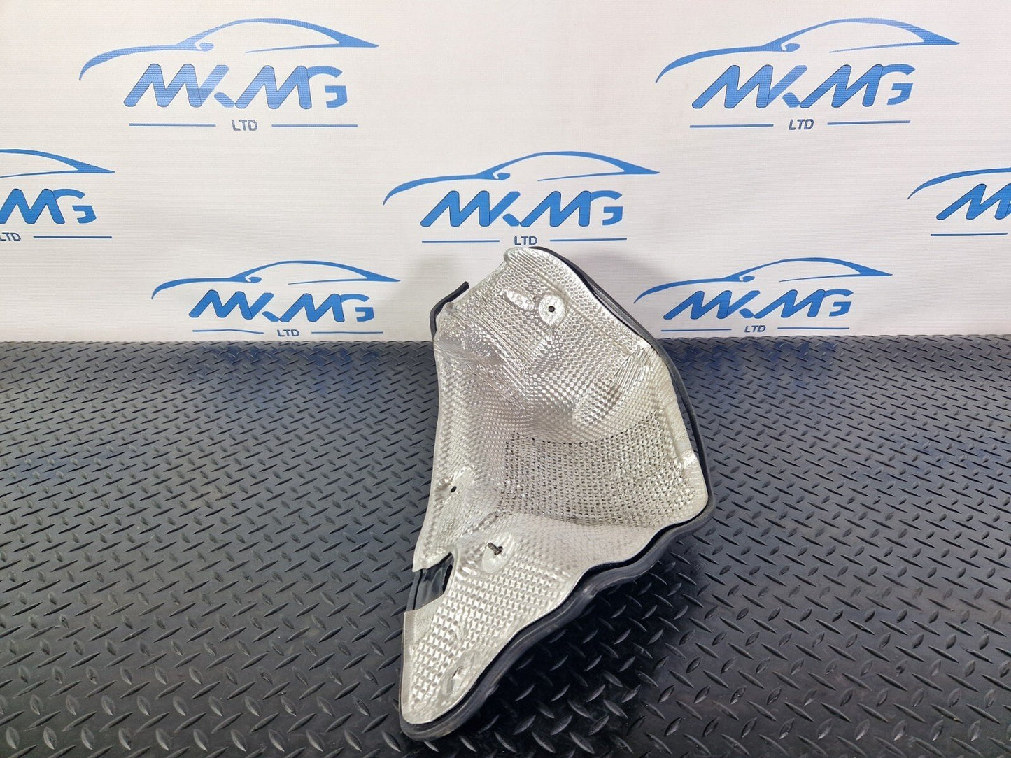 12-18 AUDI A6 C7 GENUINE OEM EXHAUST SILENCER HEAT SHIELD 4G0804165E 4G0819532B