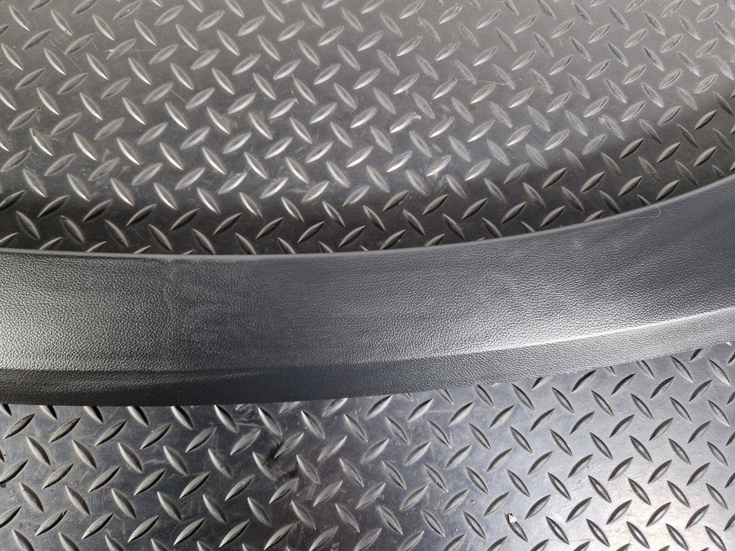Audi A7 4G Dashboard Upper Trim Cover Panel with Tweeters 4G8857051 4H0035399