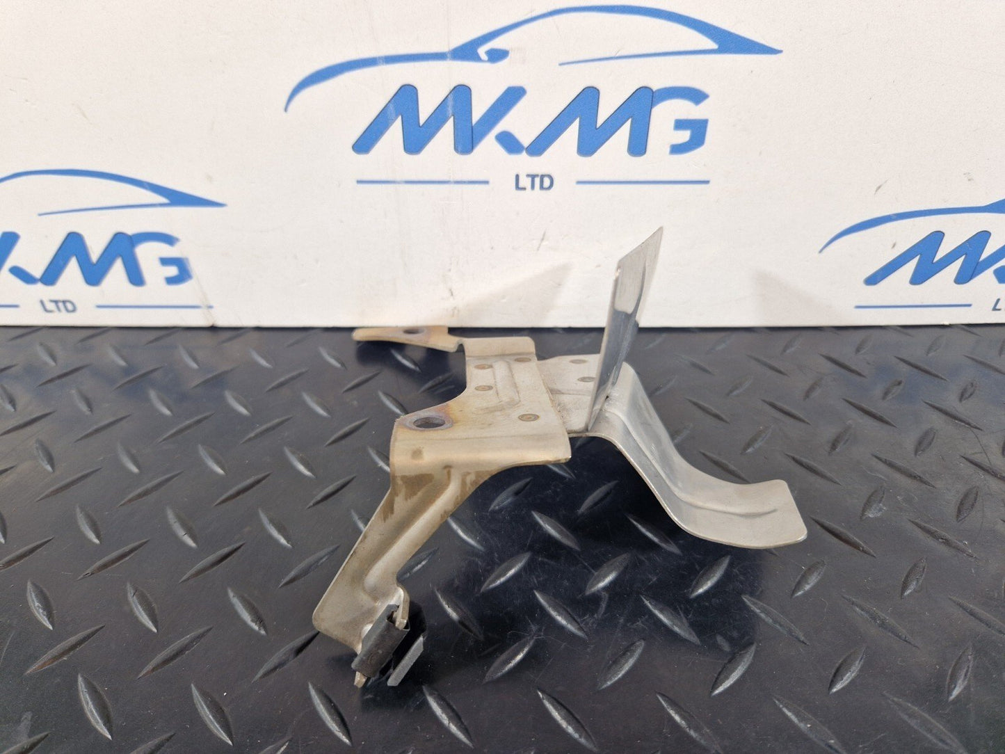 12-18 AUDI A6 C7 RIGHT SECONDARY AIR PUMP HEAT SHIELD 4H0131783J