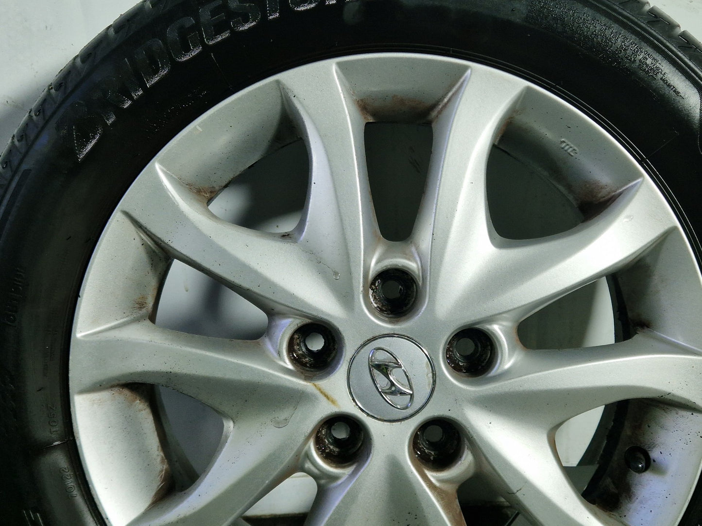 Hyundai i30 MK1 (FD) 5" Alloy Wheel with Tyre 205/55/16 5mm