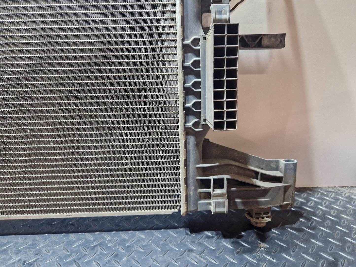 Vauxhall Astra 1.4L Petrol 74.0kw A14XER Genuine Water Coolant Radiator 13281773