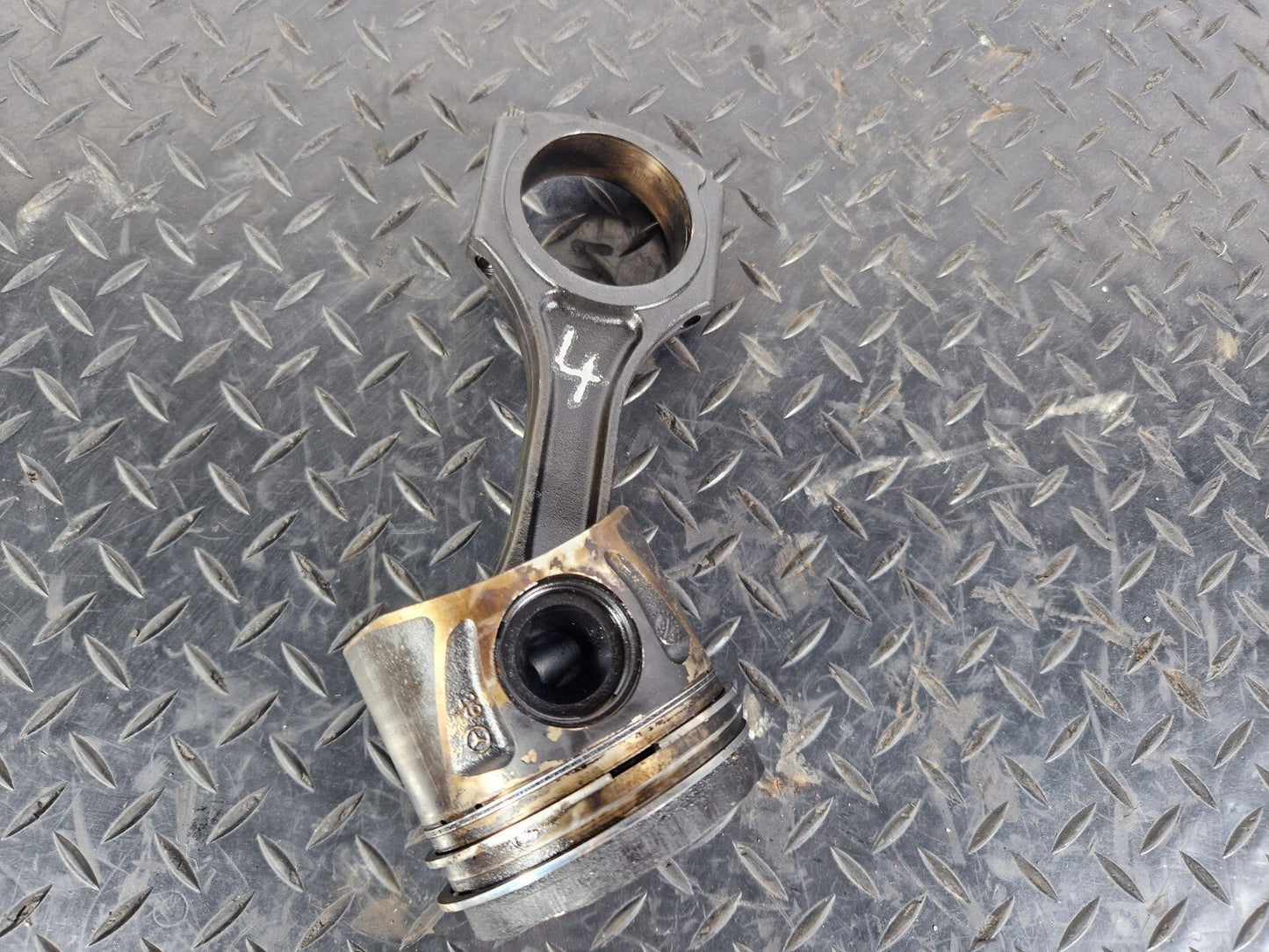 14-21 MERCEDES BENZ C300h W205 COMPLETE PISTON WITH CON ROD 65100
