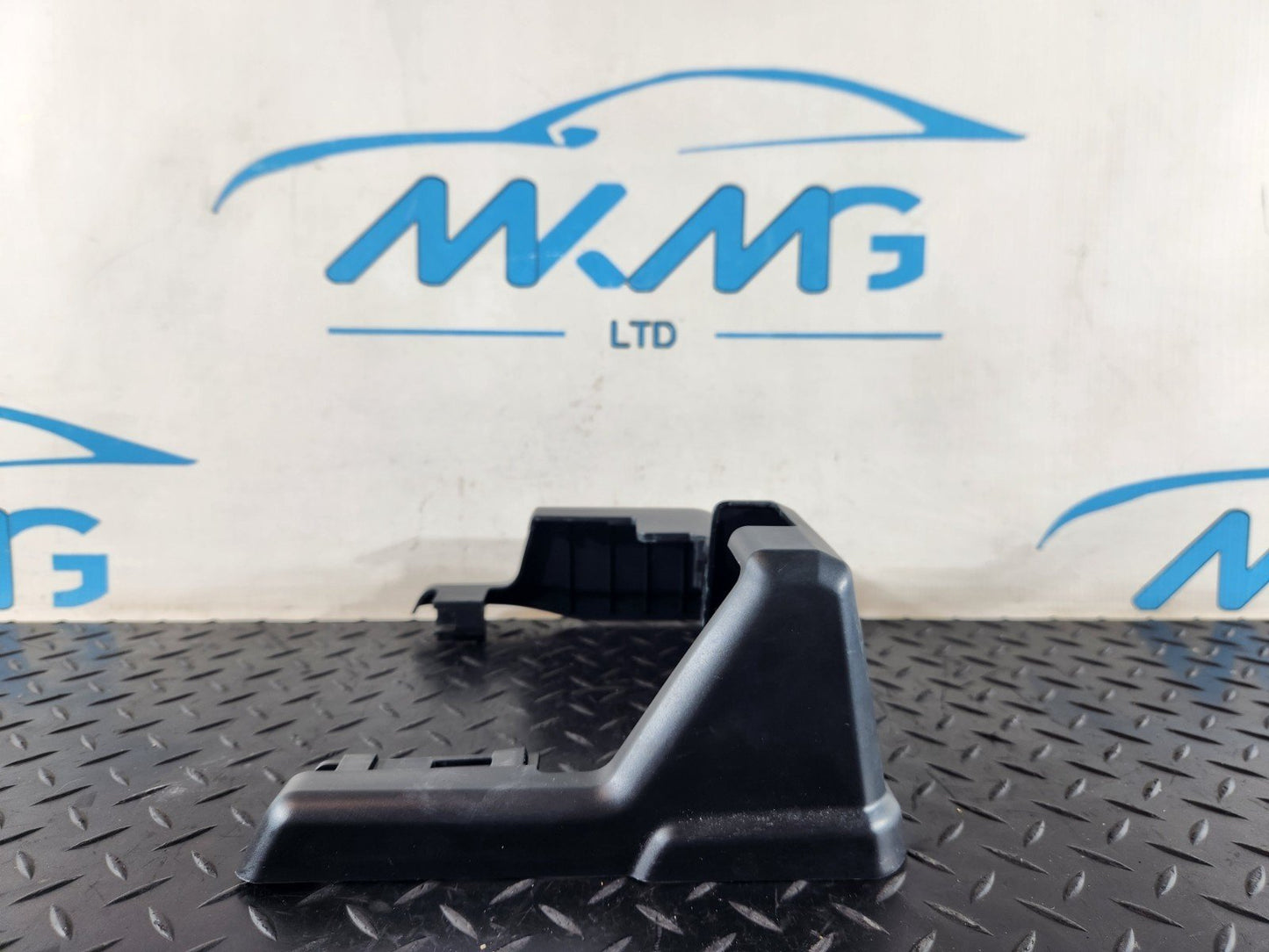 16-20 AUDI Q7 4M GENUINE REAR RIGHT SEAT TRACK RAIL END TRIM COVER 4M0883690A