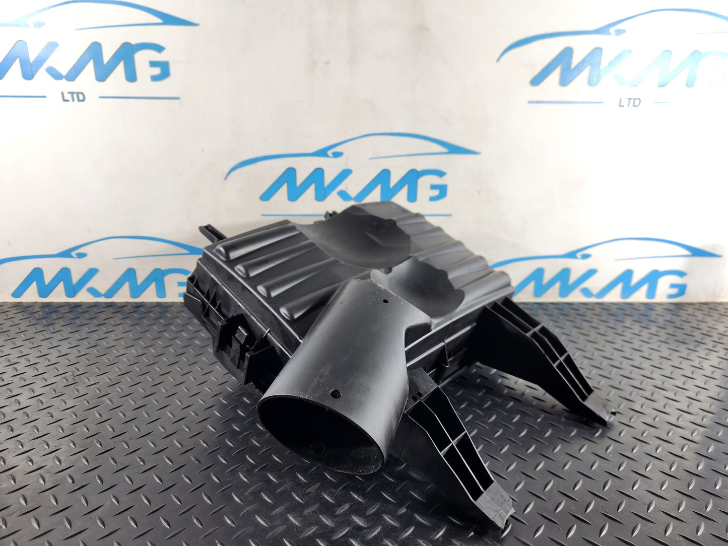 Mercedes-Benz Sprinter W907 Air Filter Box Housing A9075280000