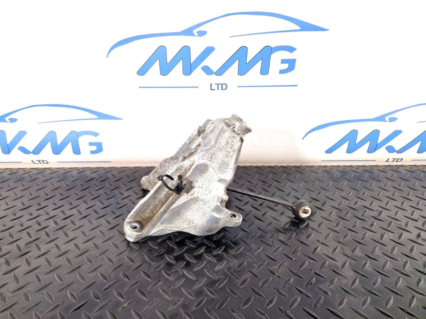 16-24 AUDI A5 F5 GENUINE LEFT N/S ENGINE MOUNT BRACKET & BEARING 4M0199307