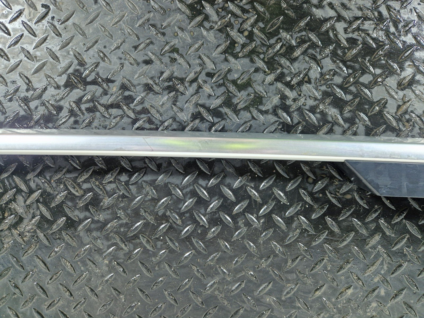 11-19 MERCEDES BENZ ML W166 GENUINE ROOF RAIL BAR RACK  A1668900393