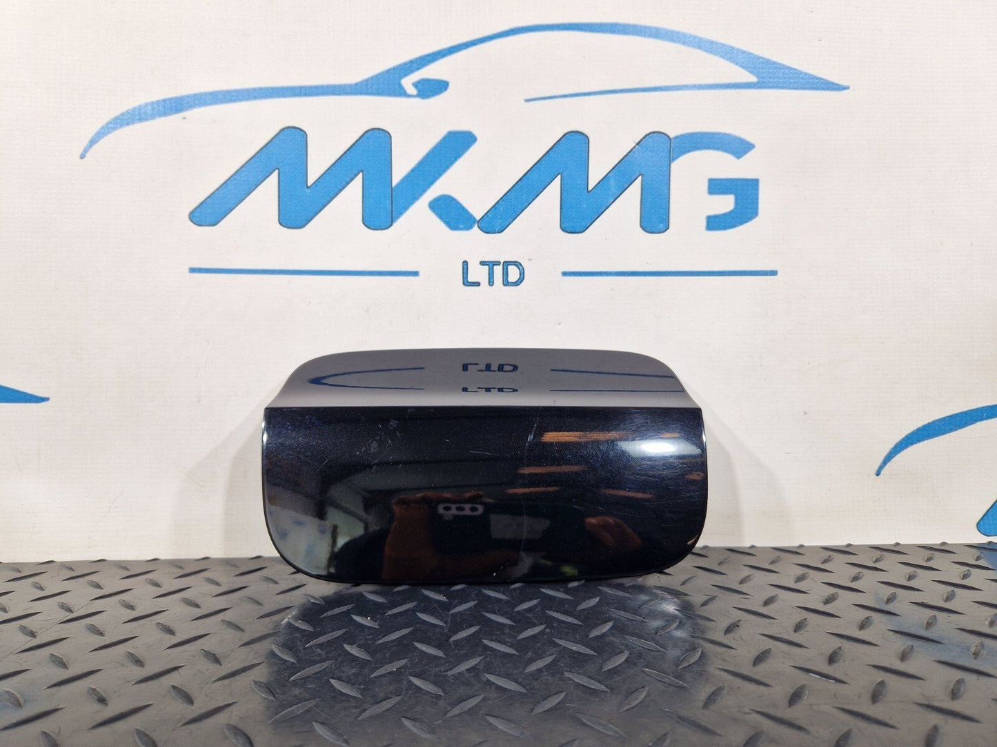 16-24 AUDI A5 F5 COUPE GENUINE REAR FUEL DOOR FLAP COVER TRIM IN BLACK 8W6809907