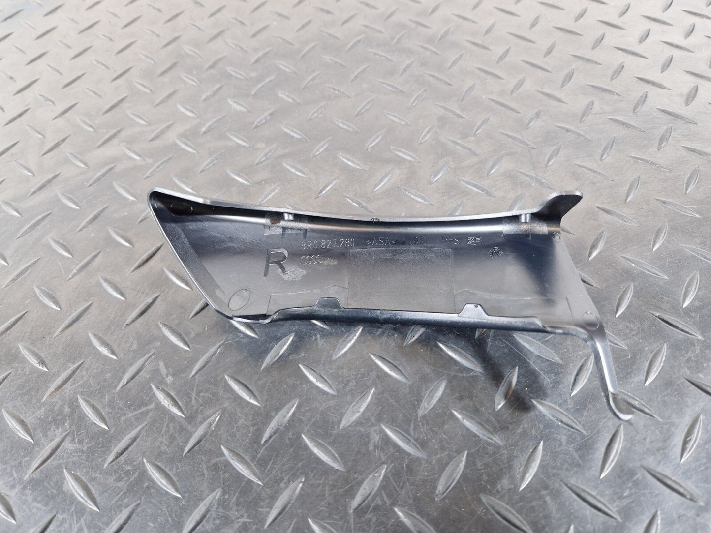 12-17 AUDI Q5 S-LINE GENUINE OEM TAILGATE HINGE COVER DRIVER SIDE 8R0827280