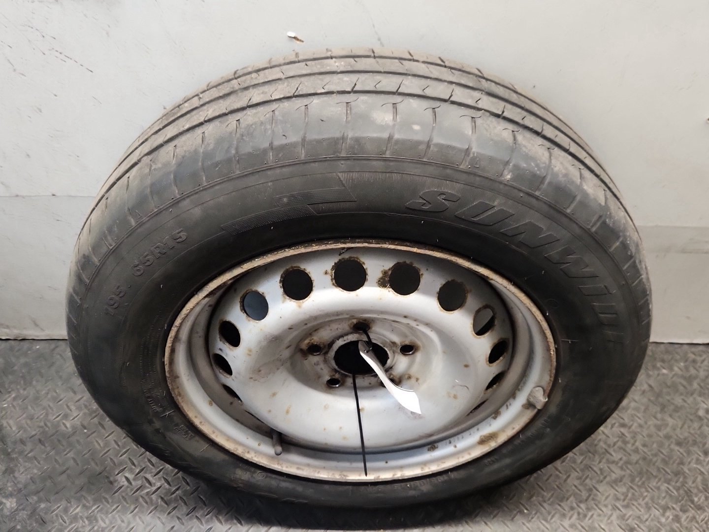 Mercedes-Benz Citan W415 Cargo Van 15" Steel Wheel with Tyre 195/65/15 ~3mm