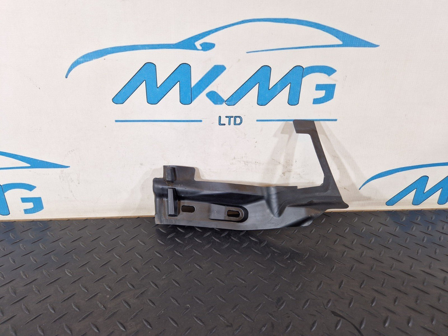 14-23 MERCEDES VITO W447 OEM LEFT SIDE WATER DEFLECTOR COVER TRIM A4478842574