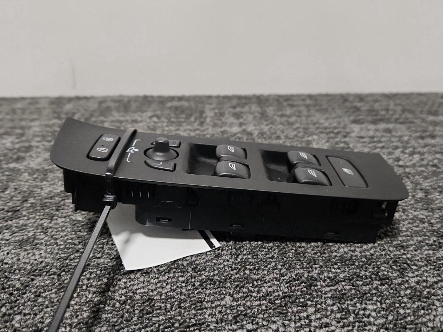 Volvo V40 MK3 (525) Hatchback Front Right O/S Window Control Switch 31376495