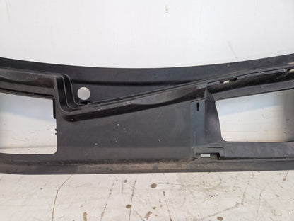 16-20 AUDI Q7 4M GENUINE OEM FRONT WINDSHEILD SCUTTLE PANEL WIPER TRIM 4M2819403