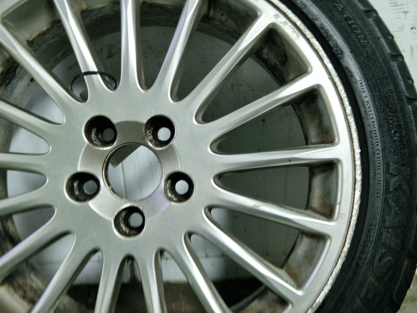 Volvo S60 MK1 17" Alloy Wheel with Tyre 225/45/17 ~4mm 8623719