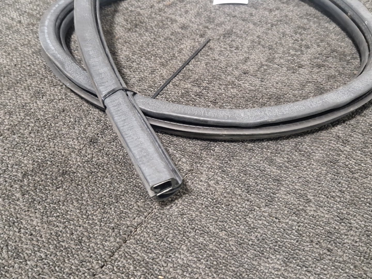 Audi A5 8W Front Right O/S Driver Body Door Rubber Seal 8W7831707