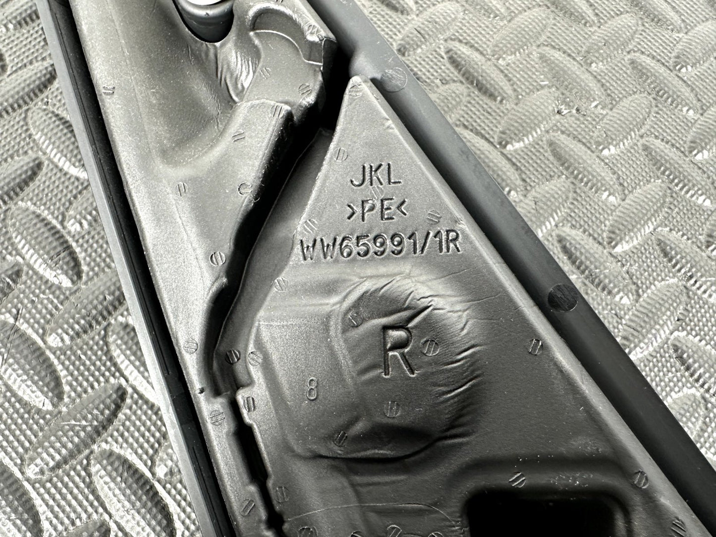 14-21 BMW 2 SERIES GRAN TOURER F46 FRONT RIGHT DRIVER SIDE DOOR TRIM 7333896