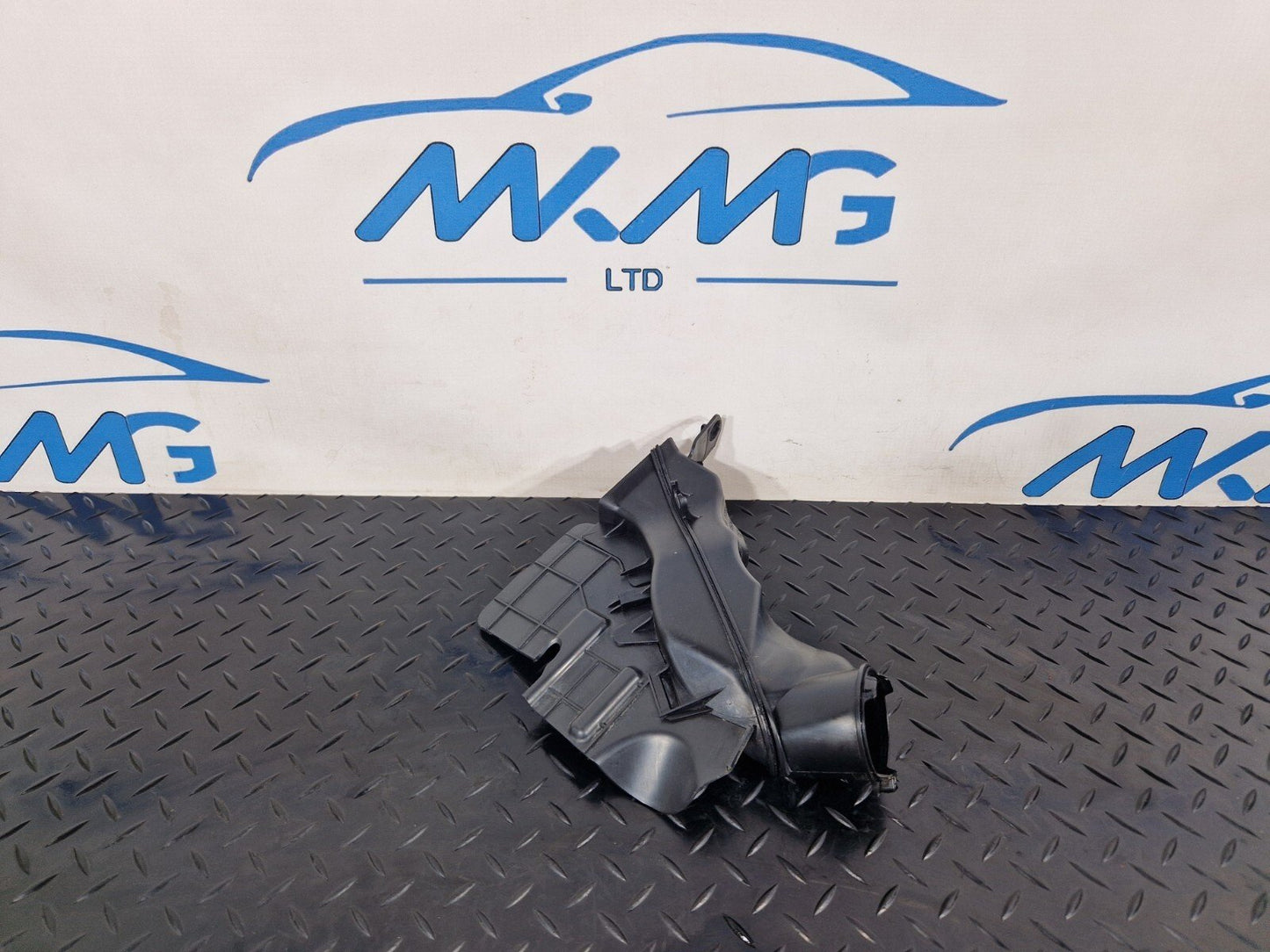 BMW X1 X2 SERIES DRAIN DUCT 7385250 F48 F39