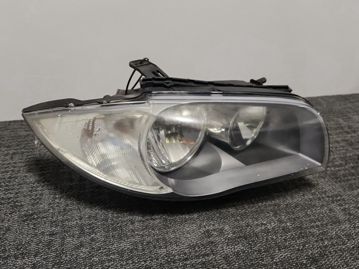 BMW 116d E87 Hatchback Genuine Front Right O/S Driver Headlight 7249652-01