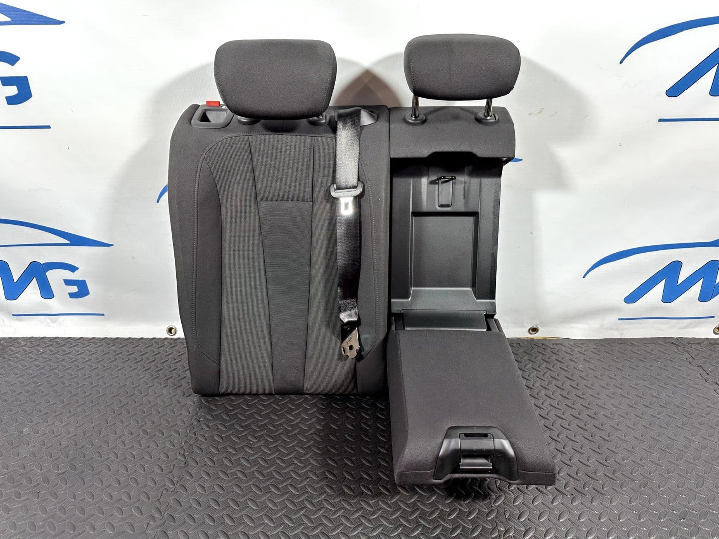 16-19 AUDI A4 B9 GENUINE REAR RIGHT DRIVER SIDE CLOTH SEAT WITH HEADREST
