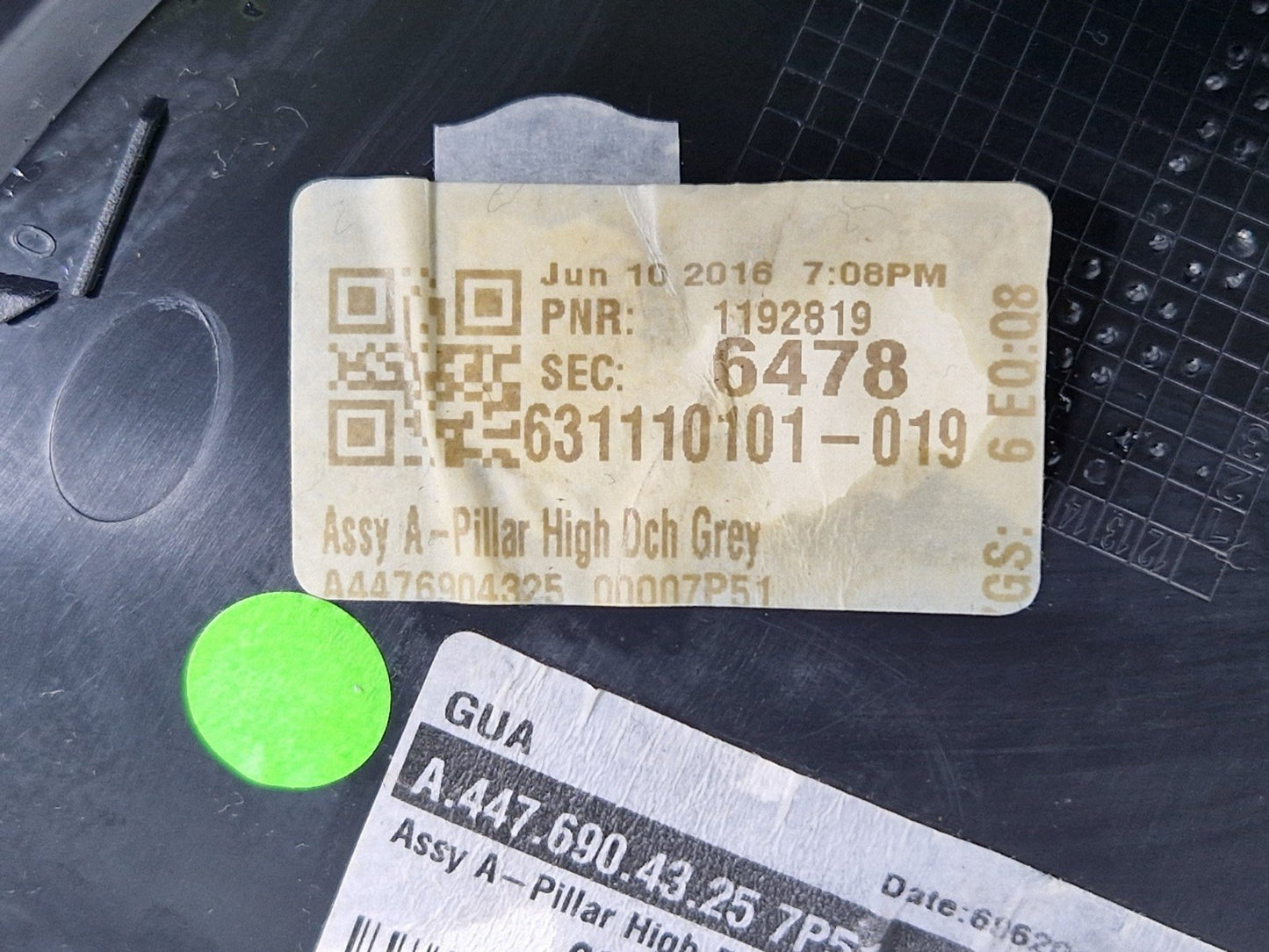 14-23 MERCEDES BENZ VITO W447 OEM FRONT RIGHT A-PILLAR COVER TRIM A4476904325