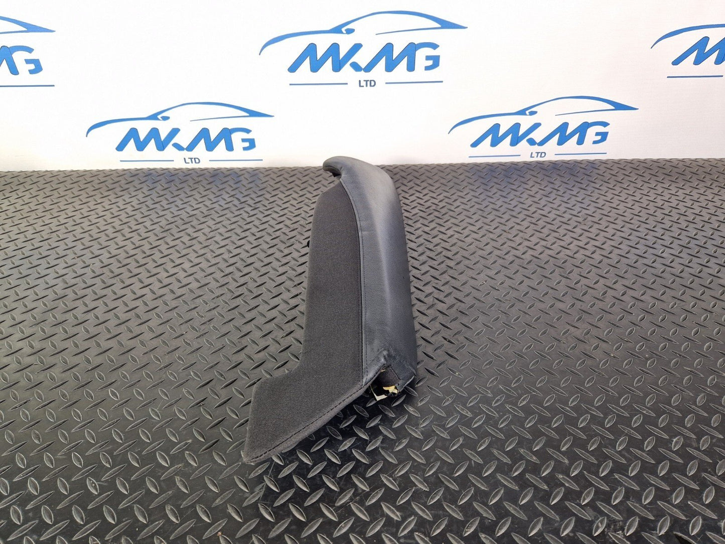 15-18 AUDI A7 4G OEM REAR SEAT CORNER LEATHER TRIM O/S 2300047R