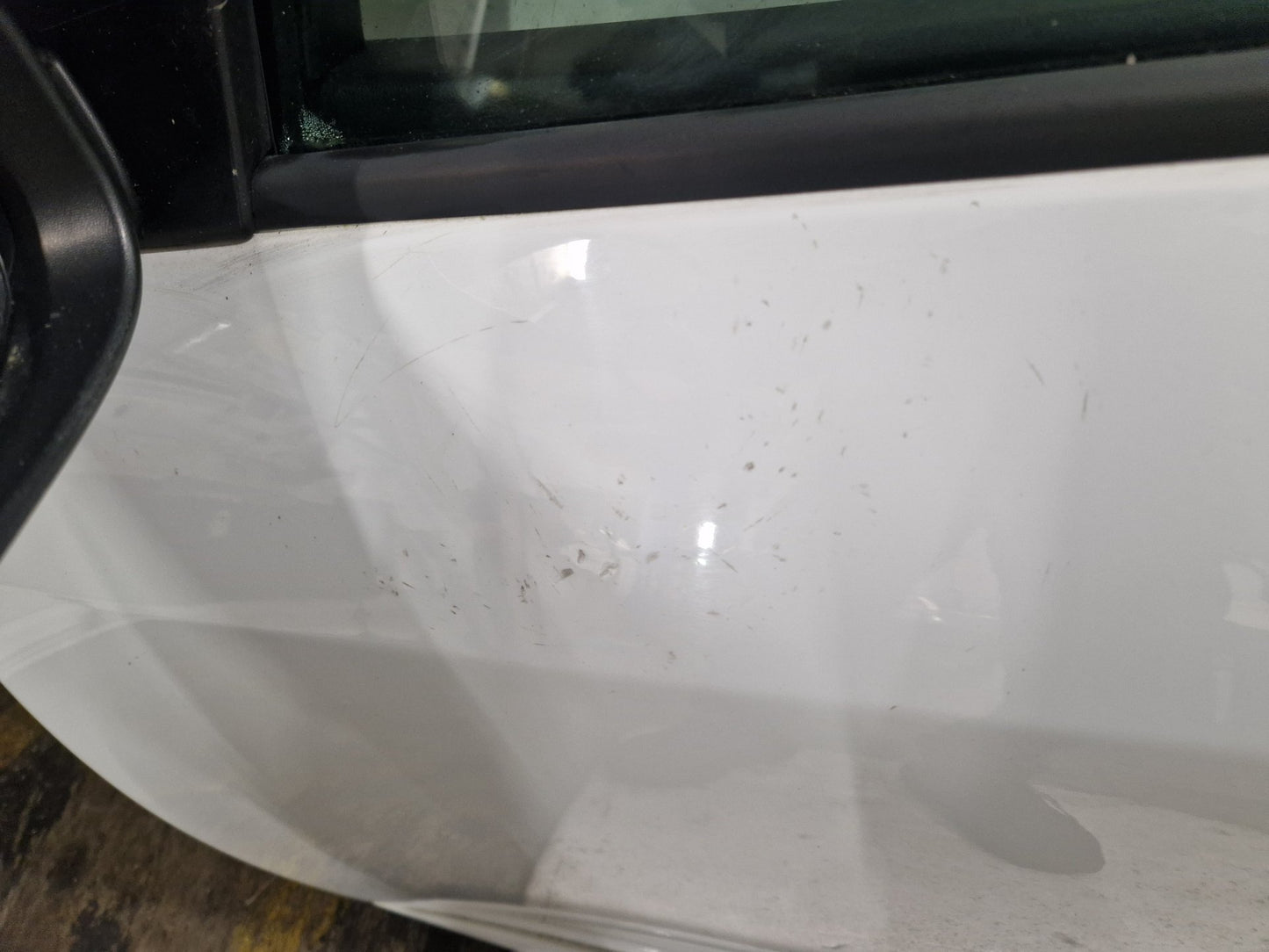 Renault Megane MK3 Hatchback Front Left N/S Passenger Complete Door in White