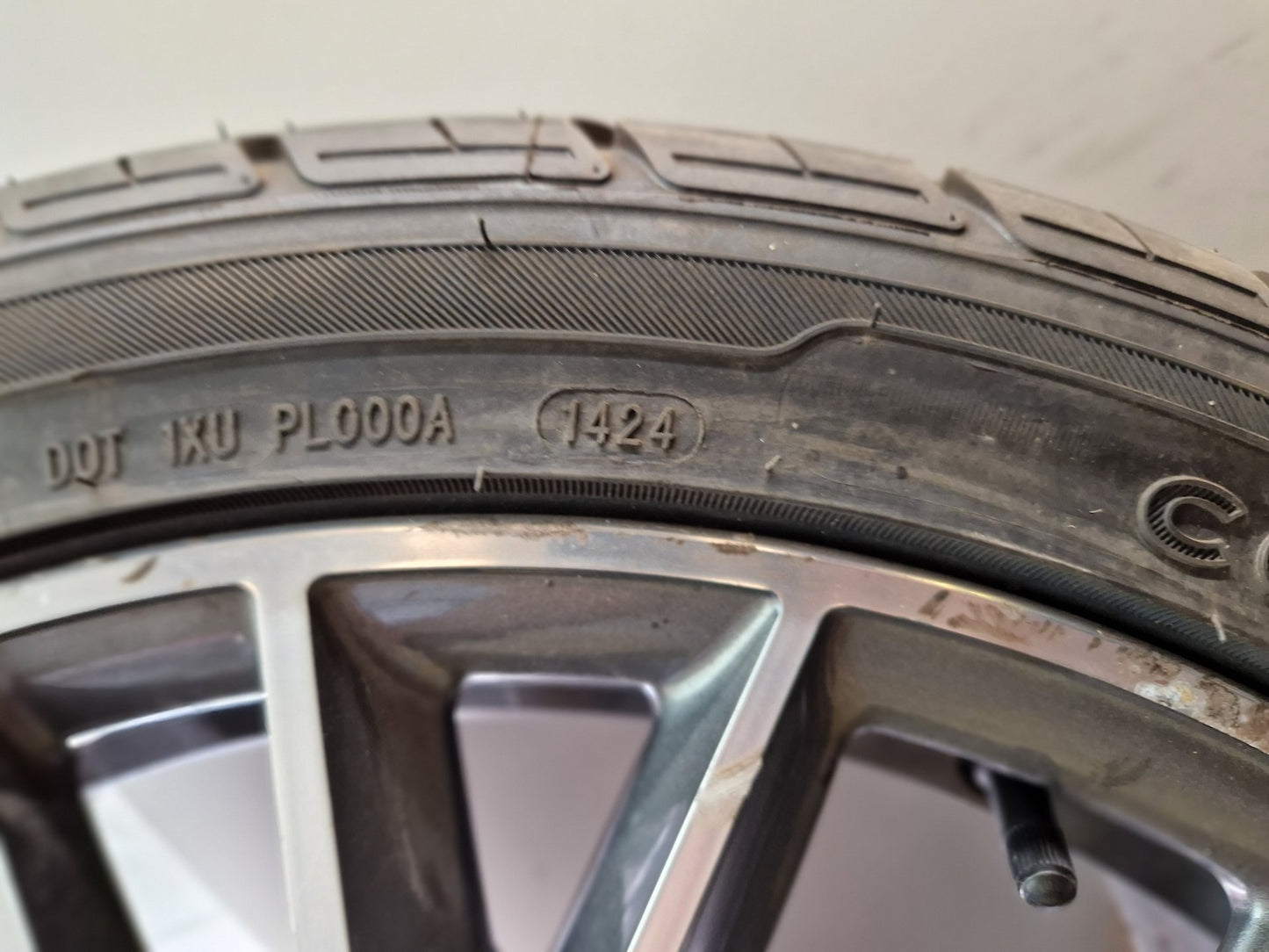 Audi A7 4G 20" Alloy Wheel with Tyre 275/35/20 ~5mm 4G8601025AE
