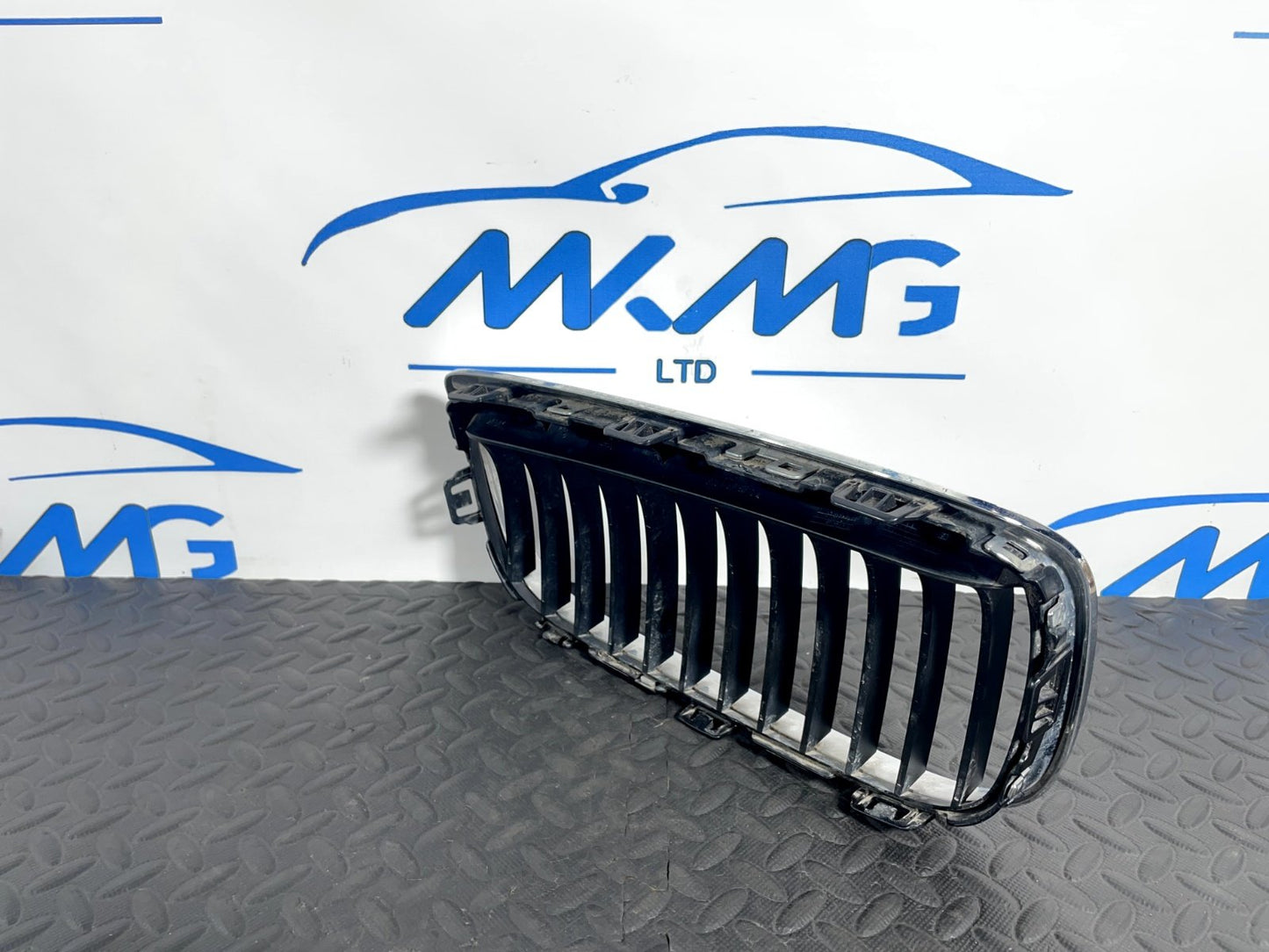 16-22 BMW X1 F48 FRONT LEFT PASSENGER SIDE BUMPER KIDNEY LUXURY GRILL 7379609