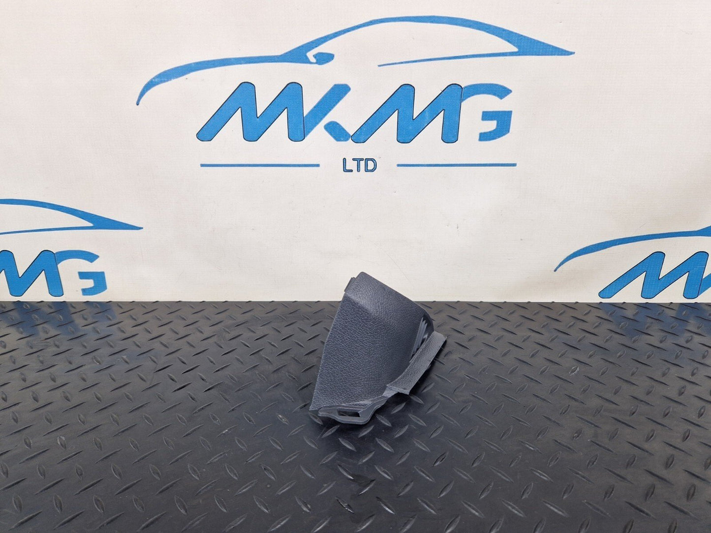 18-ON MERCEDES BENZ SPRINTER W907 W910 DASHBOARD AIR VENT TRIM A9106803100