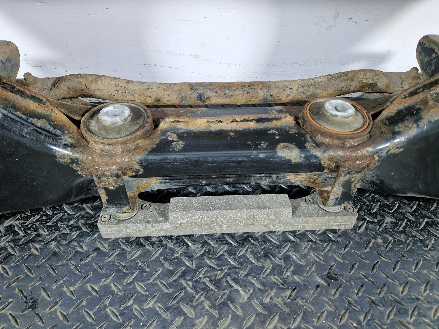 Range Rover Evoque L538 SUBFRAME AXLE CARRIER REAR GJ325K091AC