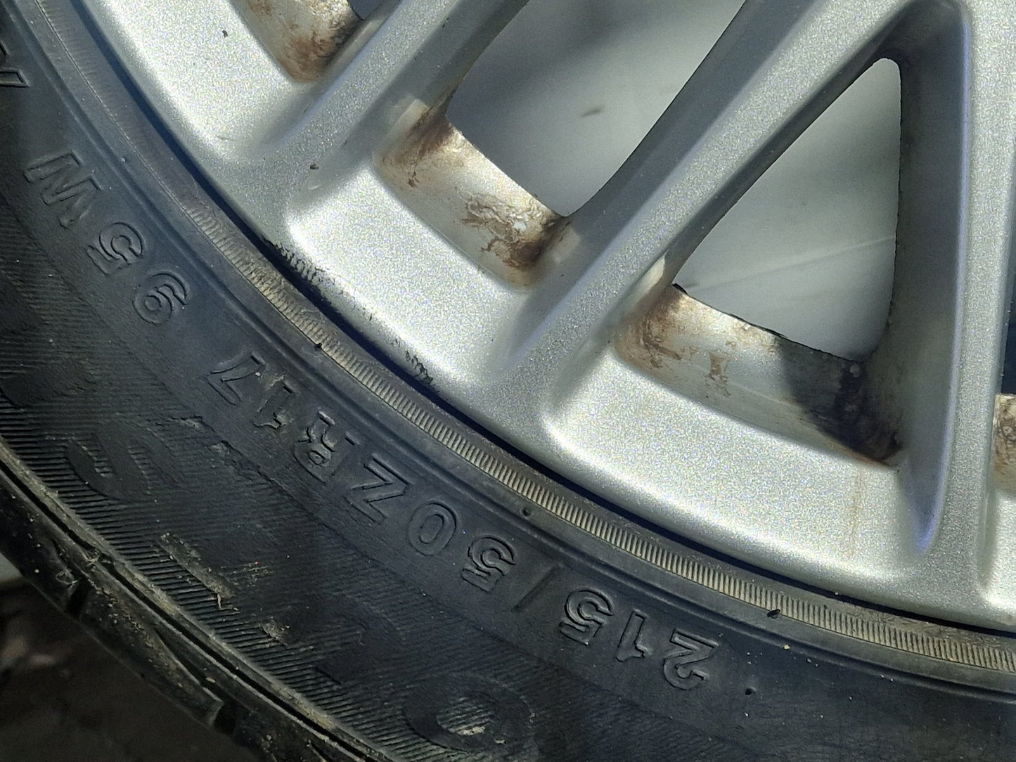 Ford Focus MK3 (C346) 17" Alloy Wheel with Tyre 215/50/17 ~6mm