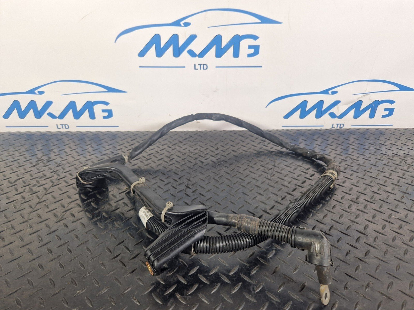 14-21 MERCEDES BENZ C300h W205 ALERNATOR WIRING LOOM OEM A2055408004