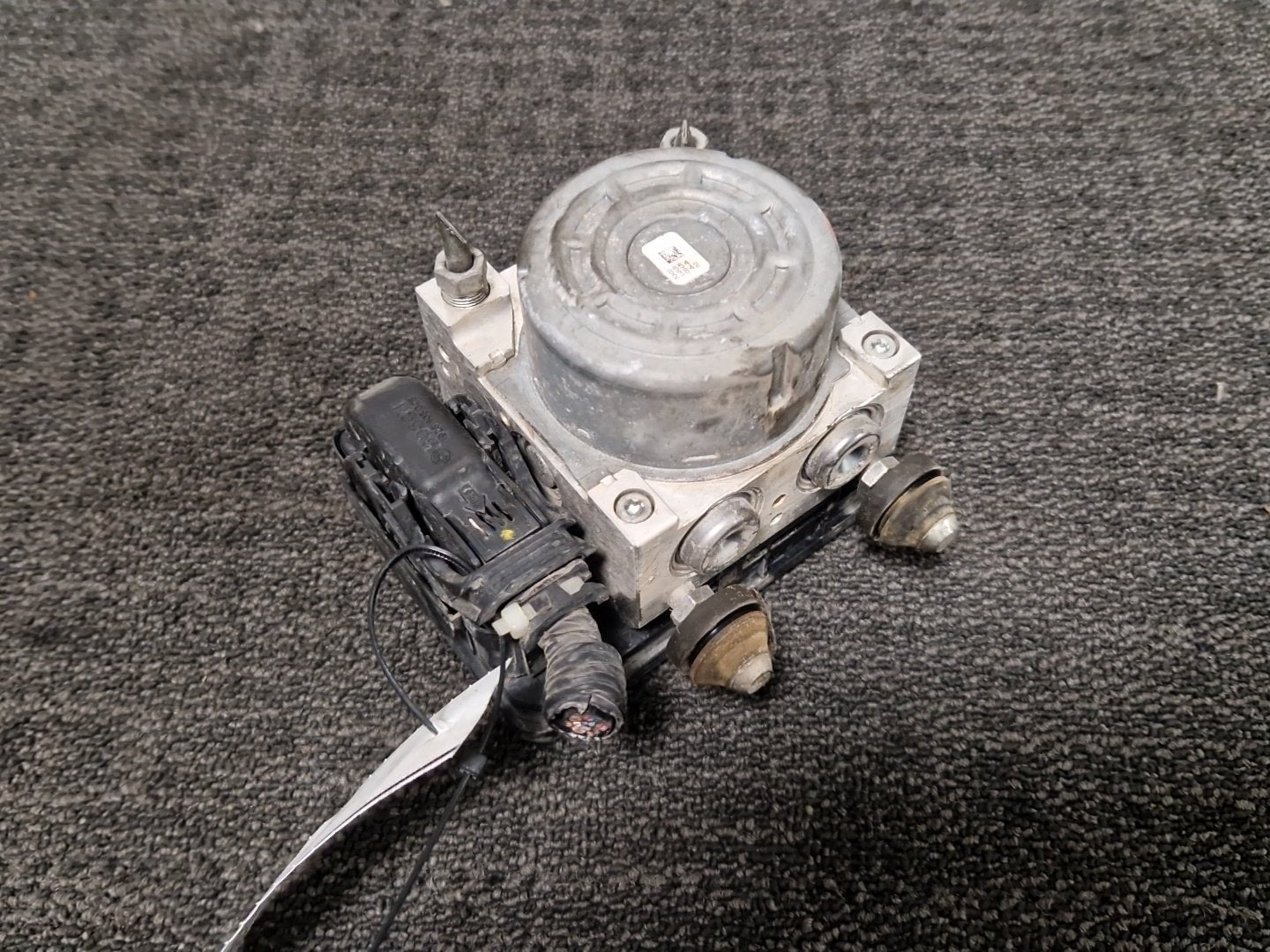 Mitsubishi Outlander PHEV MK3 Genuine ABS Pump Control Module 4670A990