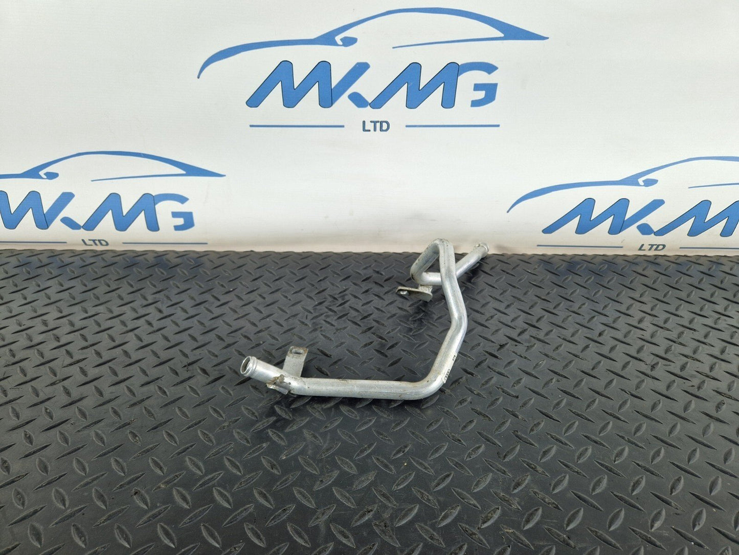 16-19 AUDI A4 AVANT B9 S-LINE GENUINE COOLANT HOSE PIPE 8W0121444D