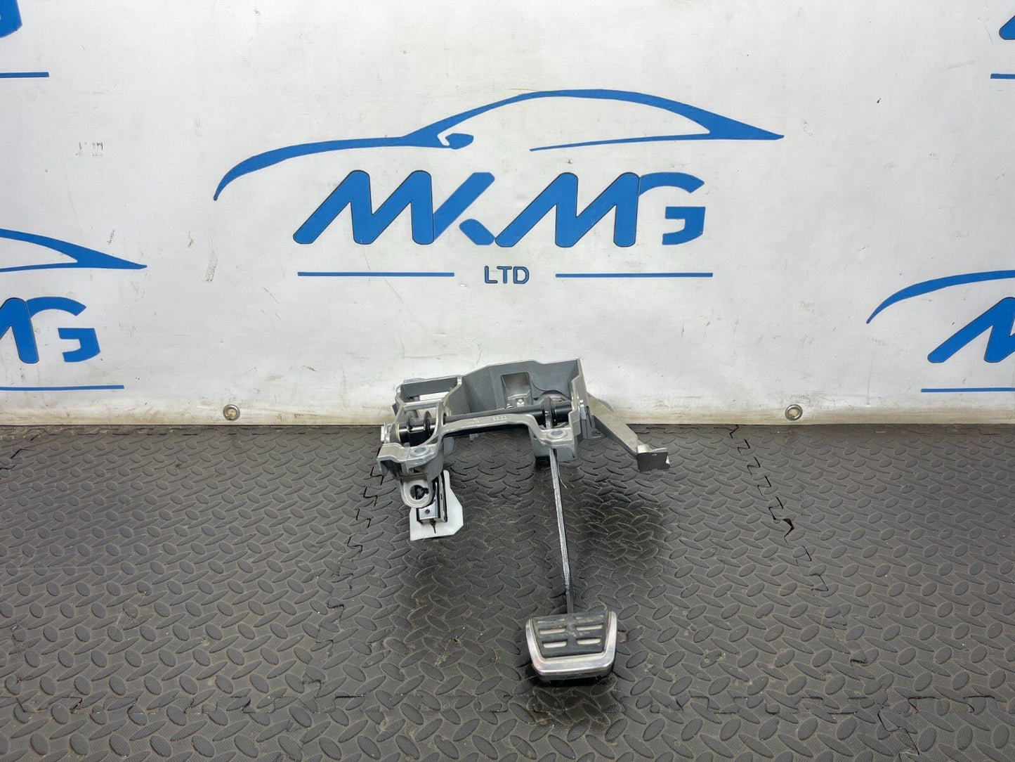 16-19 AUDI A4 B9 BRAKE PEDAL ASSEMBLY 8W2723140A